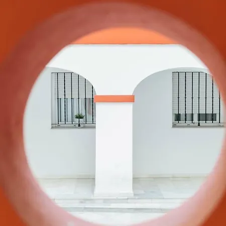 One & Lux- Lagar Apartment