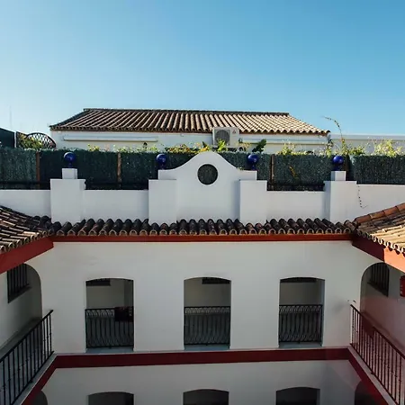 One & Lux- Lagar Apartment