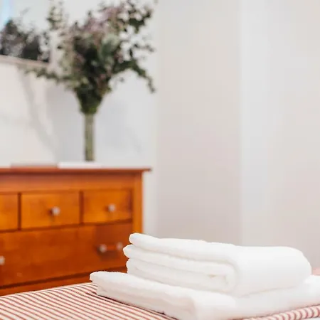 One & Lux- Lagar Apartment *