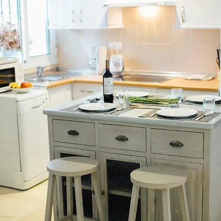 Apartment One & Lux- Lagar *