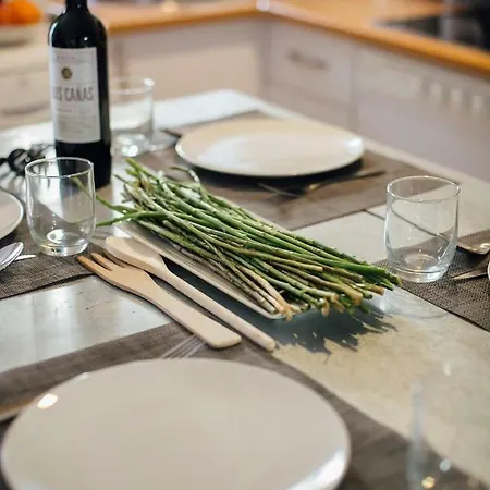 One & Lux- Lagar Apartment Seville
