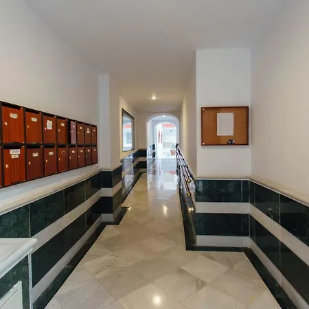 One & Lux- Lagar Apartment *