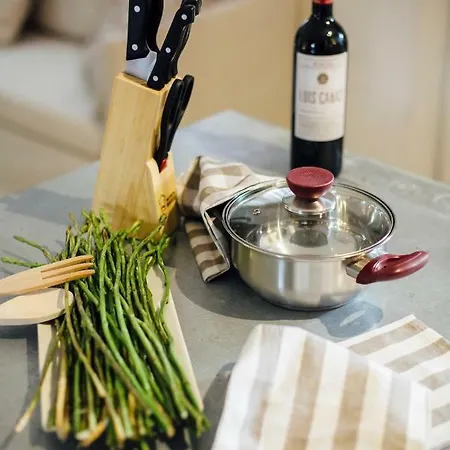 One & Lux- Lagar Apartment Seville